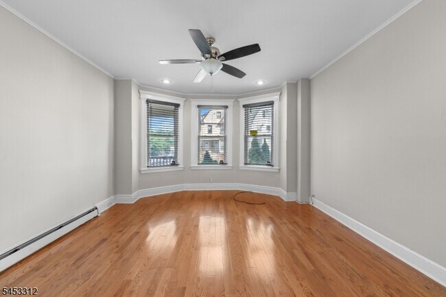 Building Photo - 185 N 18th St