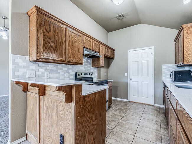 Building Photo - 1104 Westridge Dr