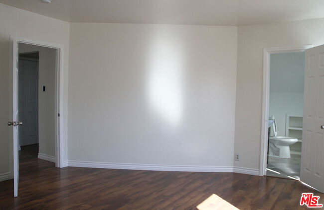 Building Photo - 4051 Normandie Ave