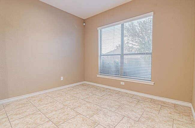 Building Photo - 5513 Rio Grande Ave