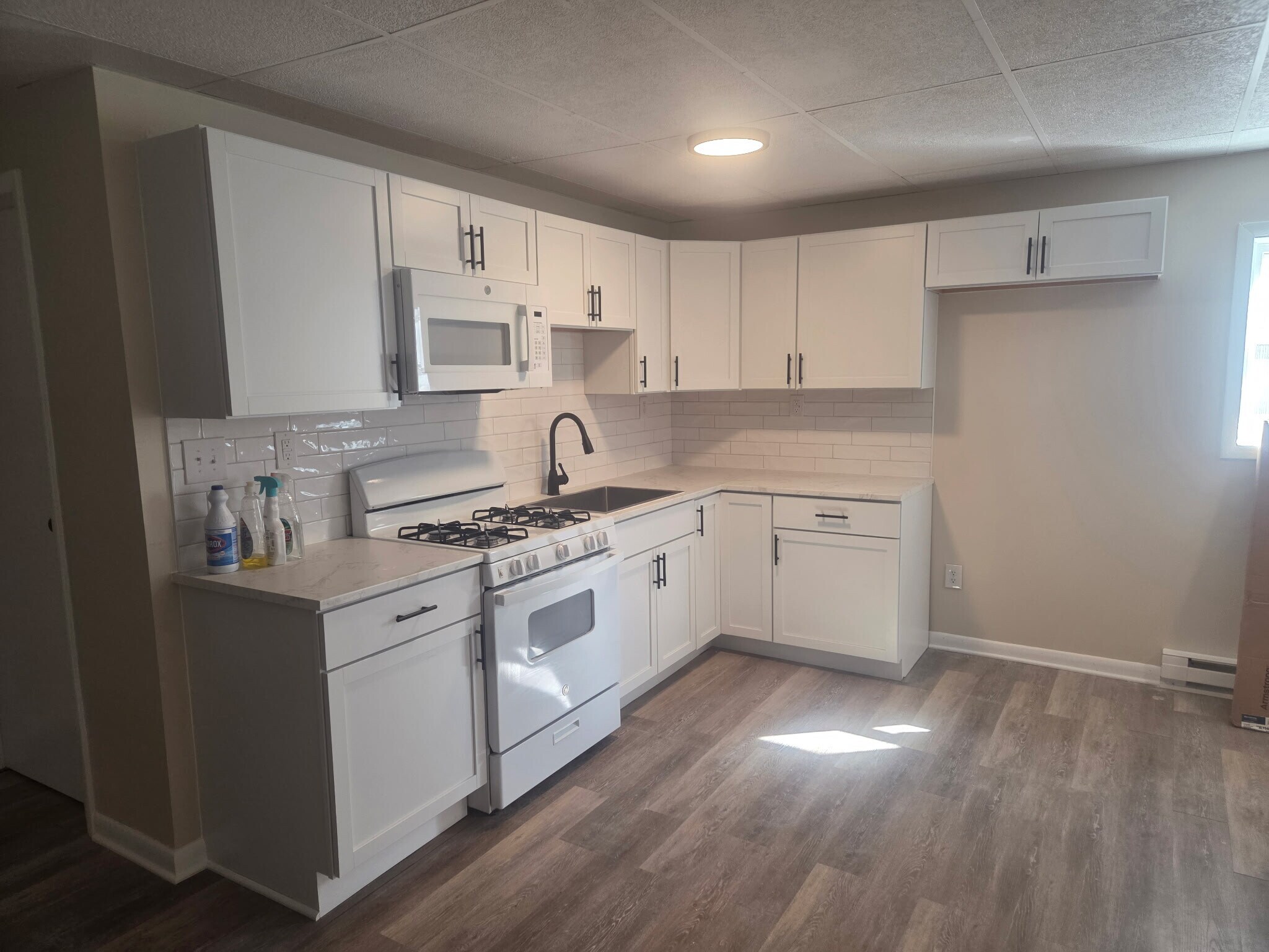 Building Photo - 63 Wilson St