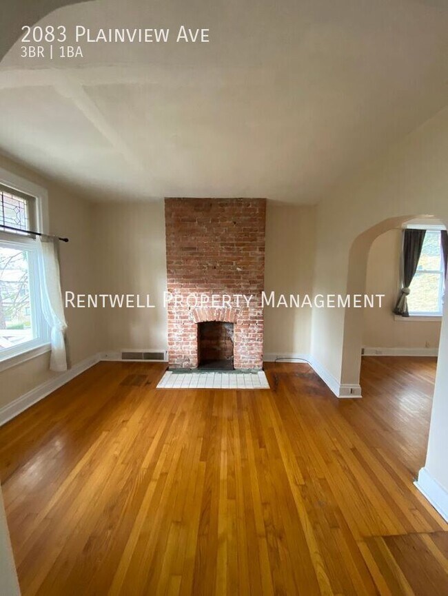 Building Photo - 2083 Plainview Ave