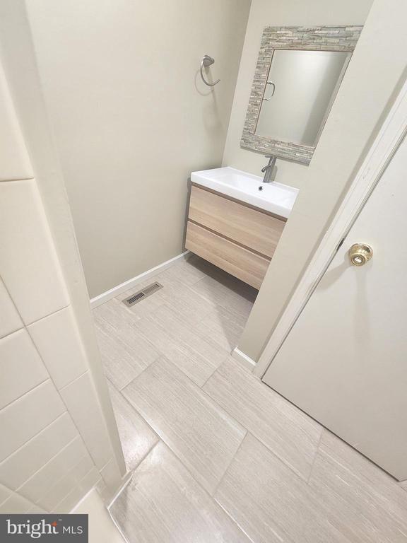 Building Photo - 236 Goshen Rd