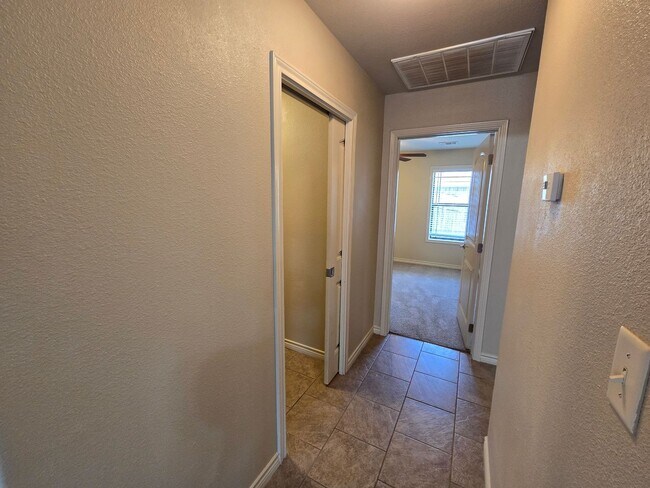 Building Photo - 806 Dove Landing Ave