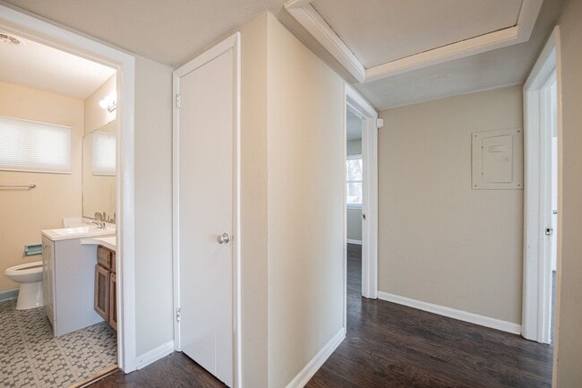 Building Photo - Great Florida Home with Garage in the Hear...