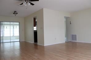 Building Photo - 201 NE Midfield Ln