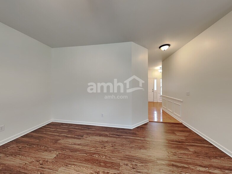 Building Photo - 6736 Reedy Creek Rd