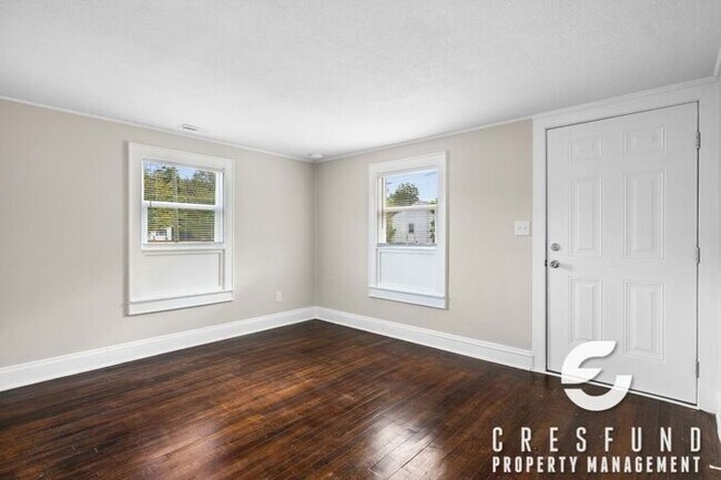 Building Photo - Bright and Cozy Cottage Style 2 Bedroom 1 ...