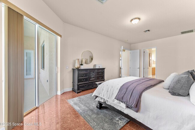 Building Photo - 3631 Thurloe Dr