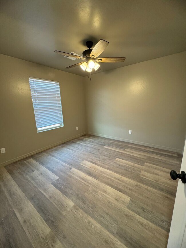 Building Photo - 1120 Caprock St