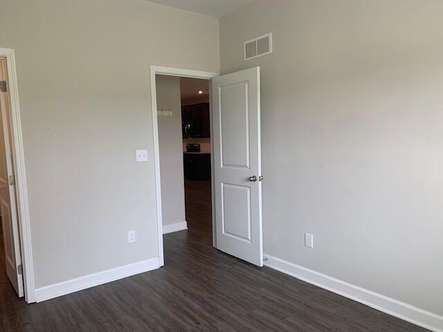 Building Photo - 1308 Russell Springs Dr