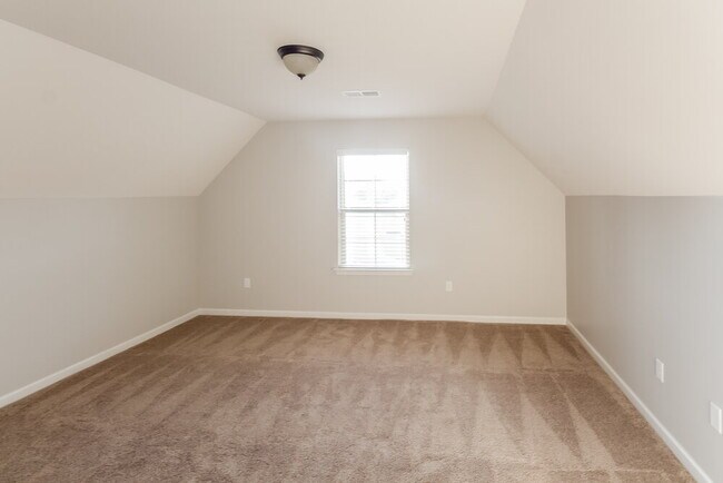 Building Photo - 6404 Rue de Paris Ln