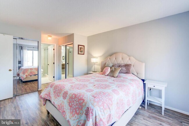 Building Photo - 2111 Wisconsin Ave NW