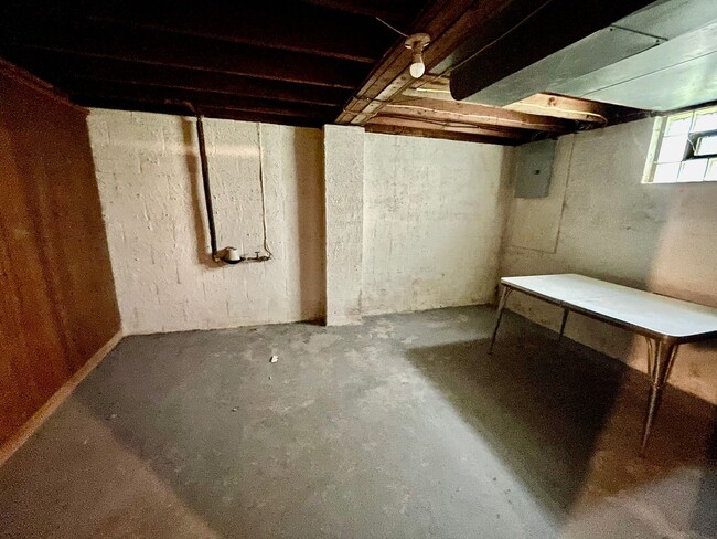 Building Photo - 2 bed 1 Bath- Aliquippa PA