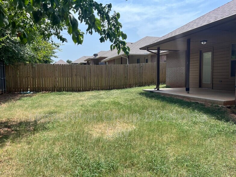Building Photo - 408 Fallview Ct