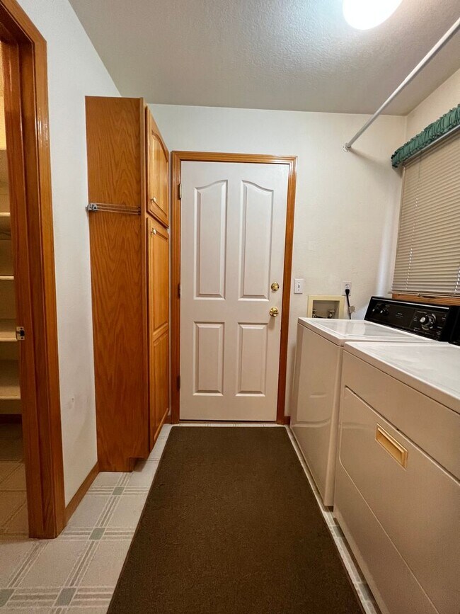 Building Photo - Charming 2-Bedroom Townhome in SW Fort Collins