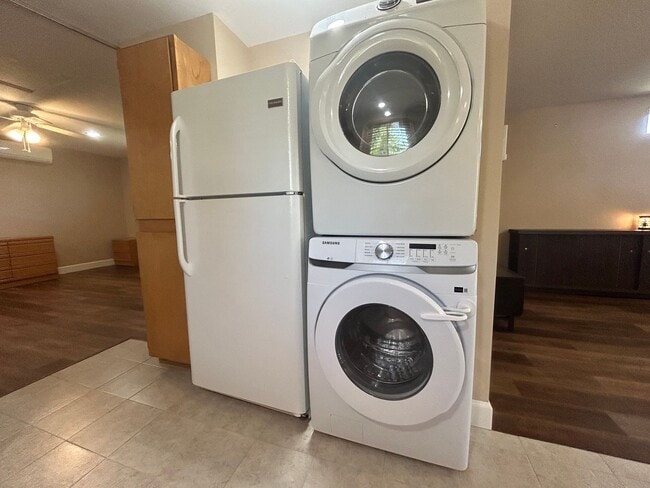 Building Photo - ADU