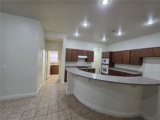 Building Photo - 8240 Aurora Peak Ave