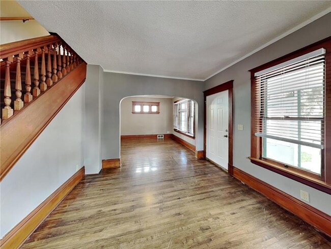 Building Photo - 1403 Barclay St