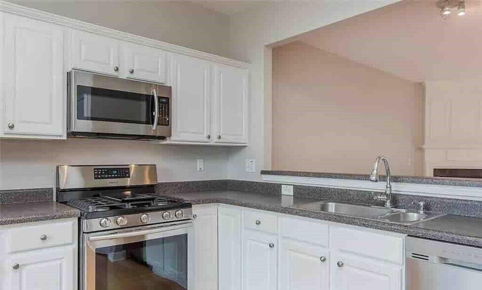 Building Photo - 1108 Thornborough Dr