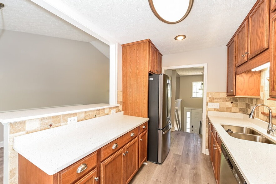 Building Photo - 505 Brewer Dr