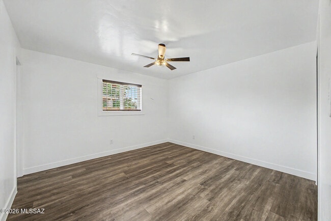 Building Photo - 2625 W Oregon St