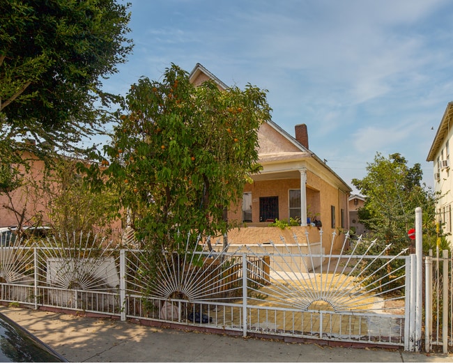 Building Photo - 1352 E 21st St