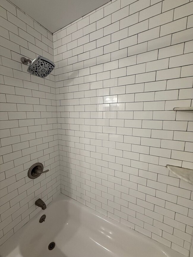 Building Photo - 178 Renwick St