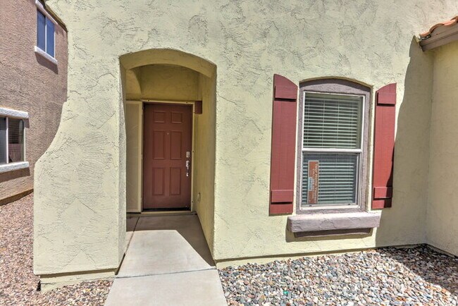 Building Photo - Rancho Sahuarita