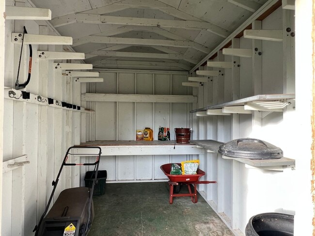 Building Photo - 5408 NE 49th St