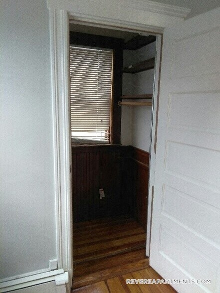 Building Photo - 508 Revere St