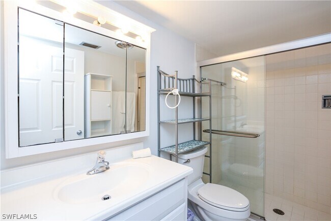 Building Photo - 3645 Boca Ciega Dr