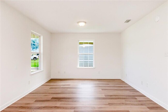 Building Photo - 9932 Magnolia Crest Ct