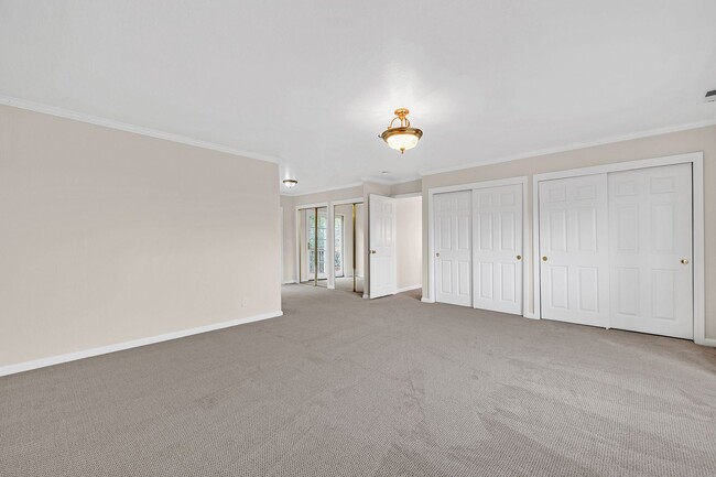 Building Photo - Stunning San Carlos 5 bedroom 4 bathroom House Available now