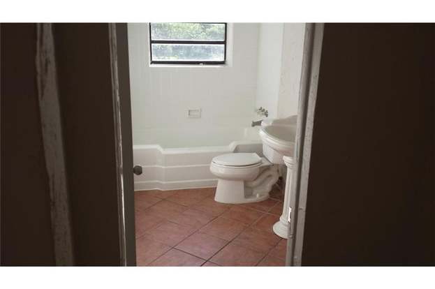 Building Photo - 20322 NE 14th Ct