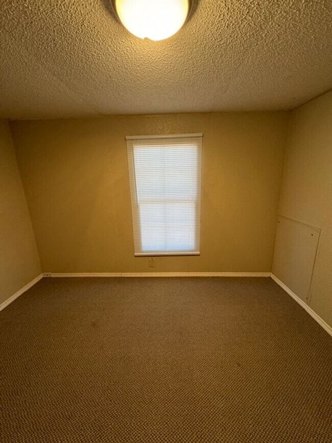 Building Photo - 103 Waldrop Rd