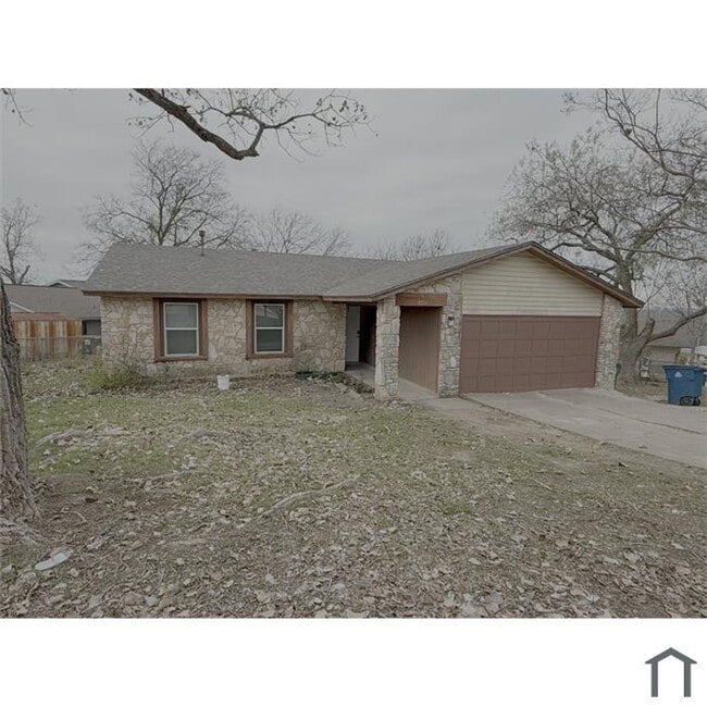 Building Photo - 8301 View Ridge Dr