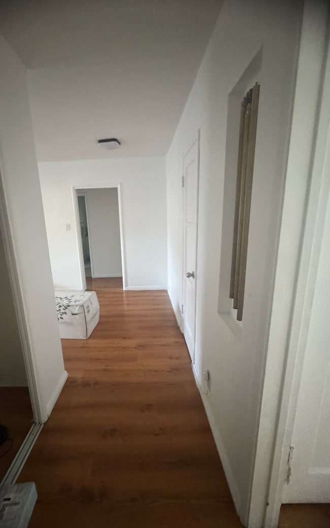 Building Photo - 2119 1/2 S Beverly Glen Blvd