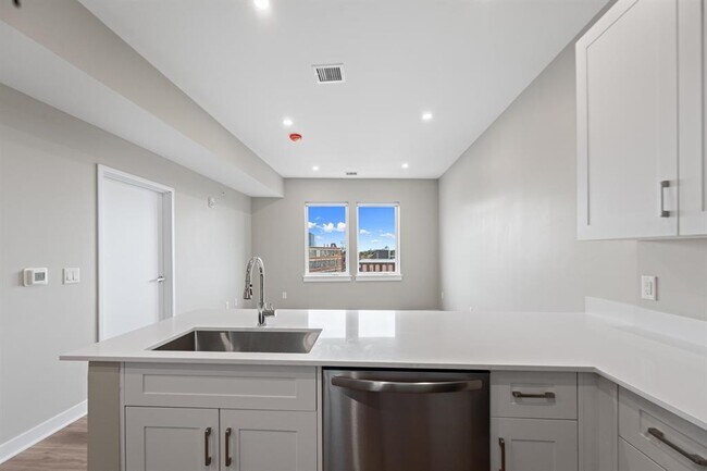 Building Photo - 475 Communipaw Ave