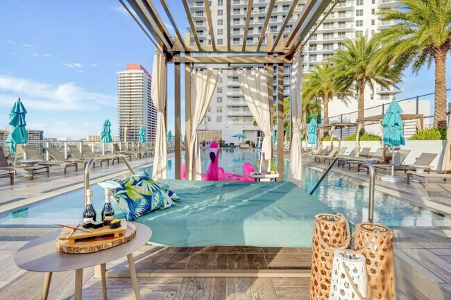 Building Photo - 4010 S Ocean Dr