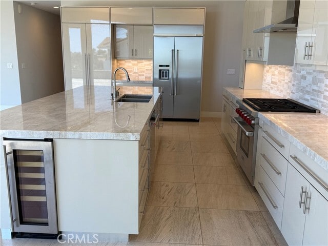 Building Photo - 2615 Temple Hills Dr