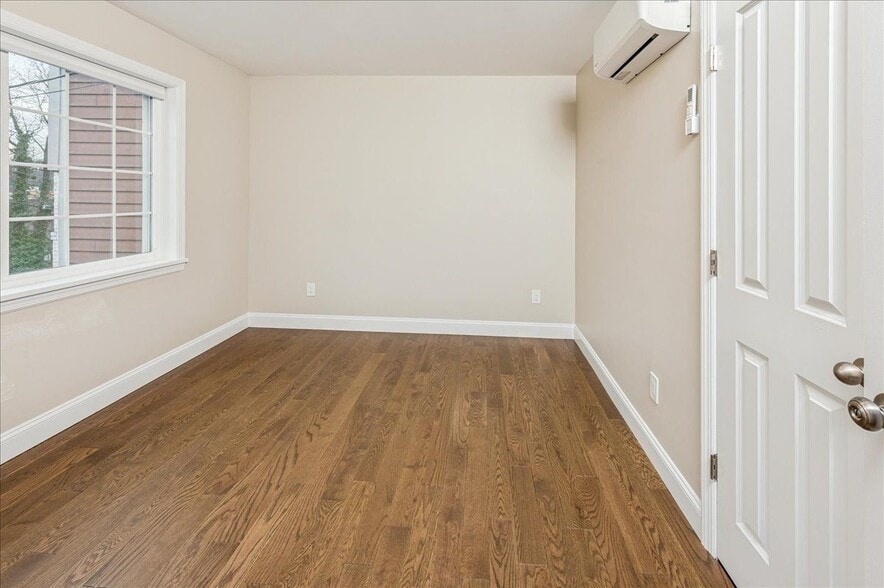 Building Photo - 187 Orchard St