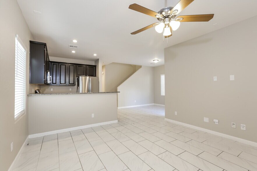 Building Photo - 7708 Twirling Yarn Ct