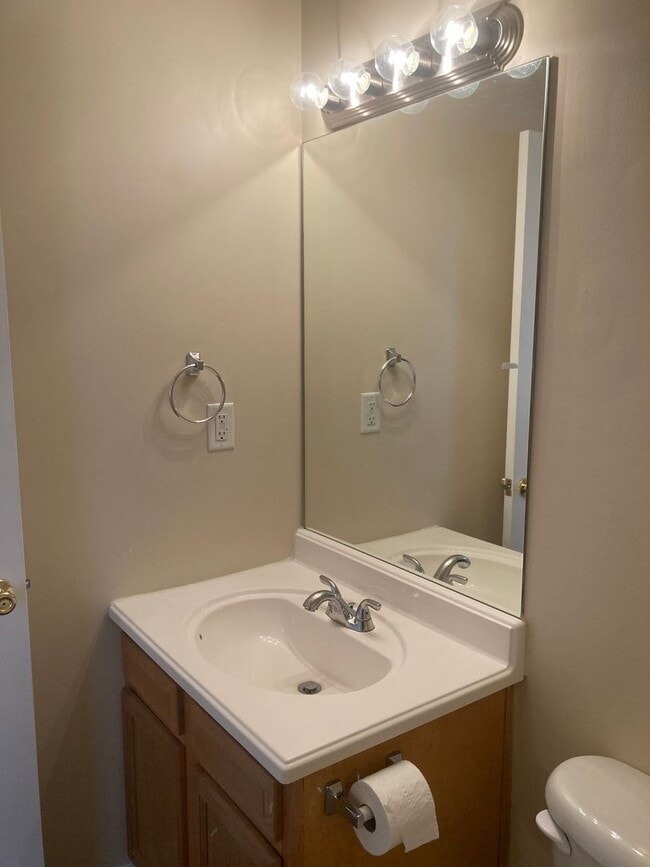 Building Photo - 109 Kestrel Ct