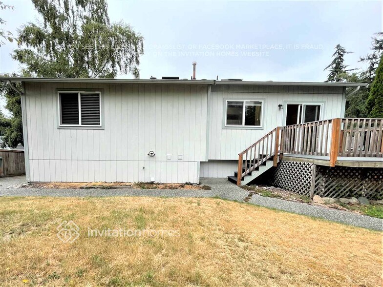 Building Photo - 928 58th Pl SW