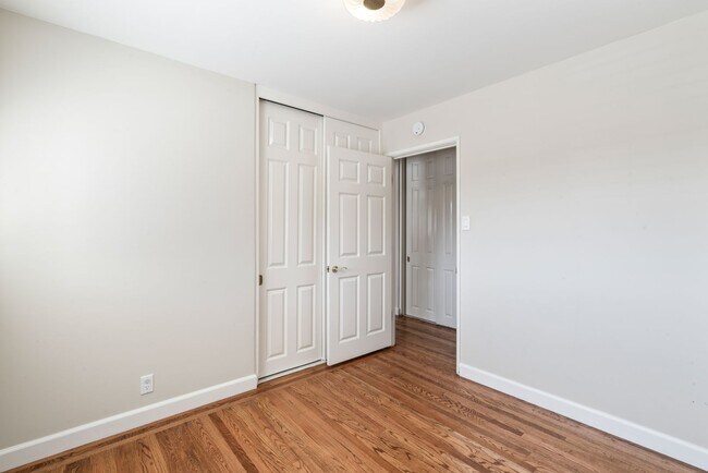 Building Photo - Charming Single-Family Home in a Desirable...