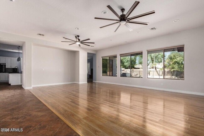 Building Photo - 1842 E Kaibab Dr