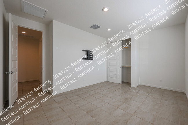 Building Photo - 4806 S 110th Ave