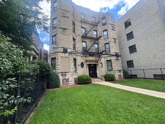 Building Photo - 6527 S Kimbark Ave