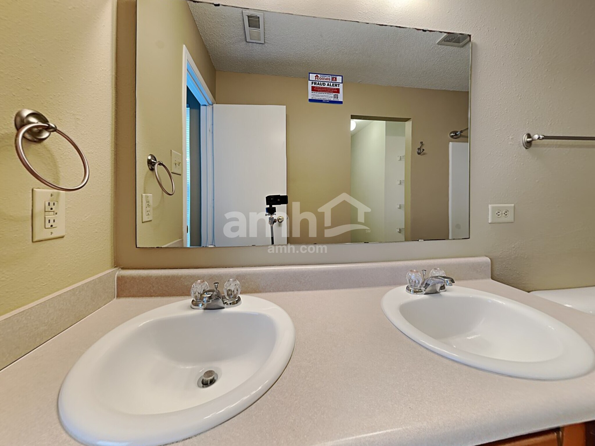 Building Photo - 786 Hickory Pine Dr